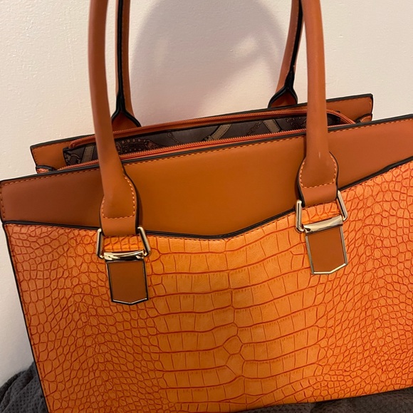 Bags - Picture 3 of 5